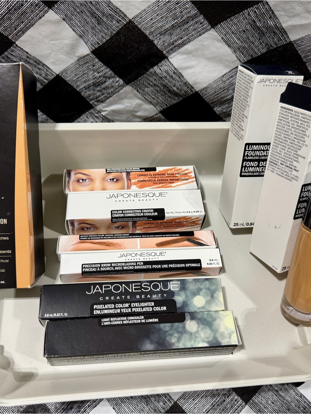Japonesque Pixelated Color Concealer & Correcting Crayon - Peach/Tan